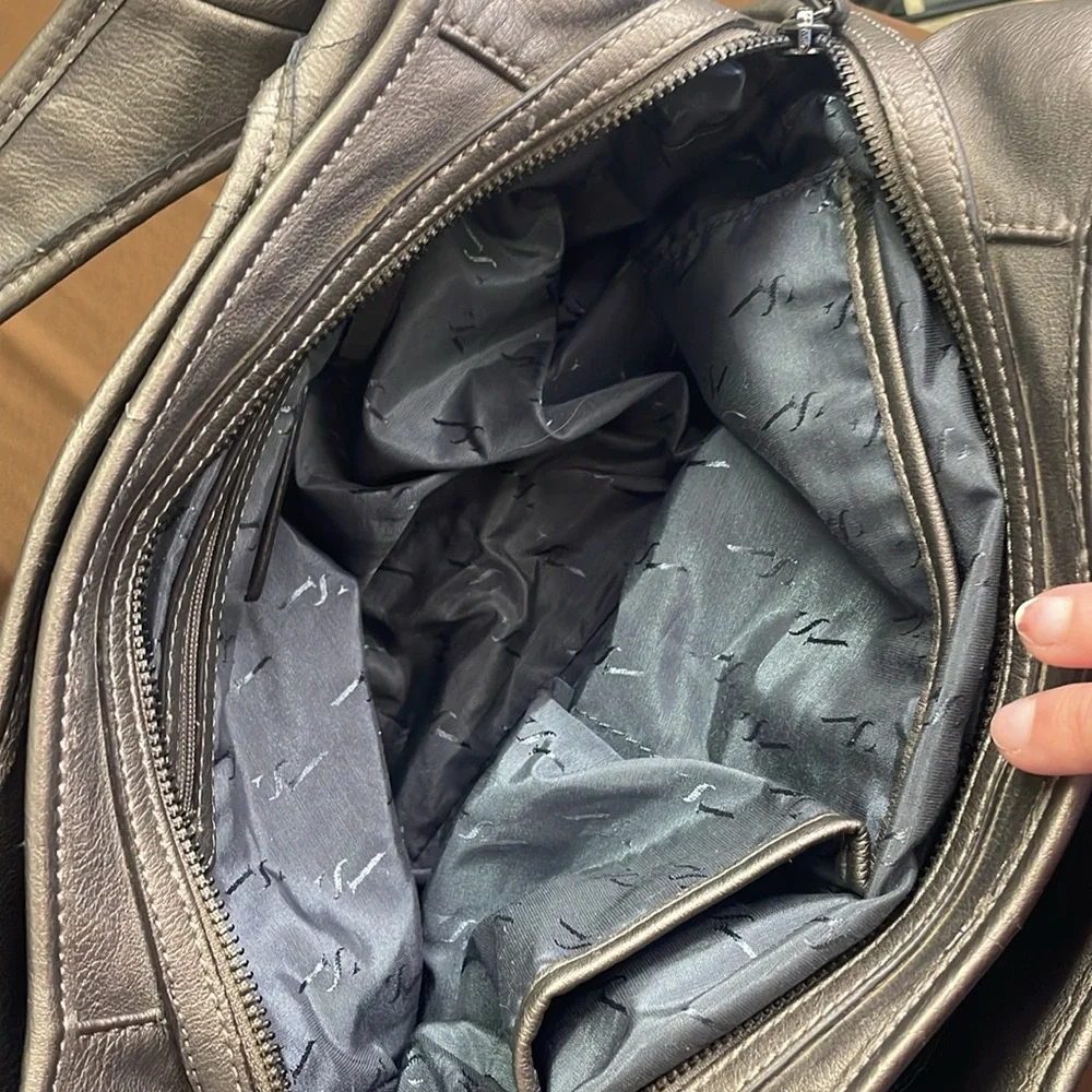 Simply Vera by Vera Wang Metallic Shoulder Bag – Pre-Owned - Picture 7 of 13